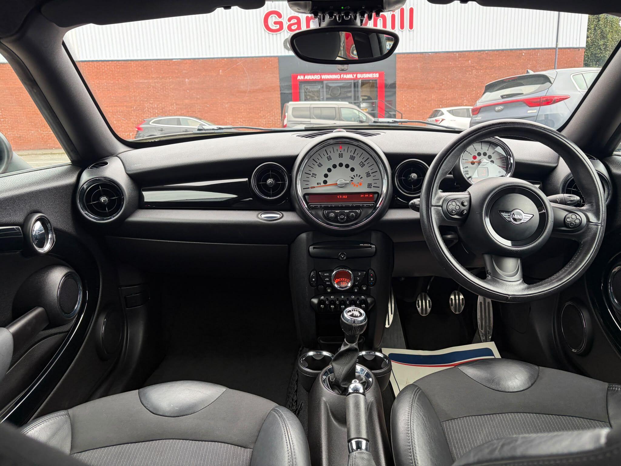 Mini Coupe view 14