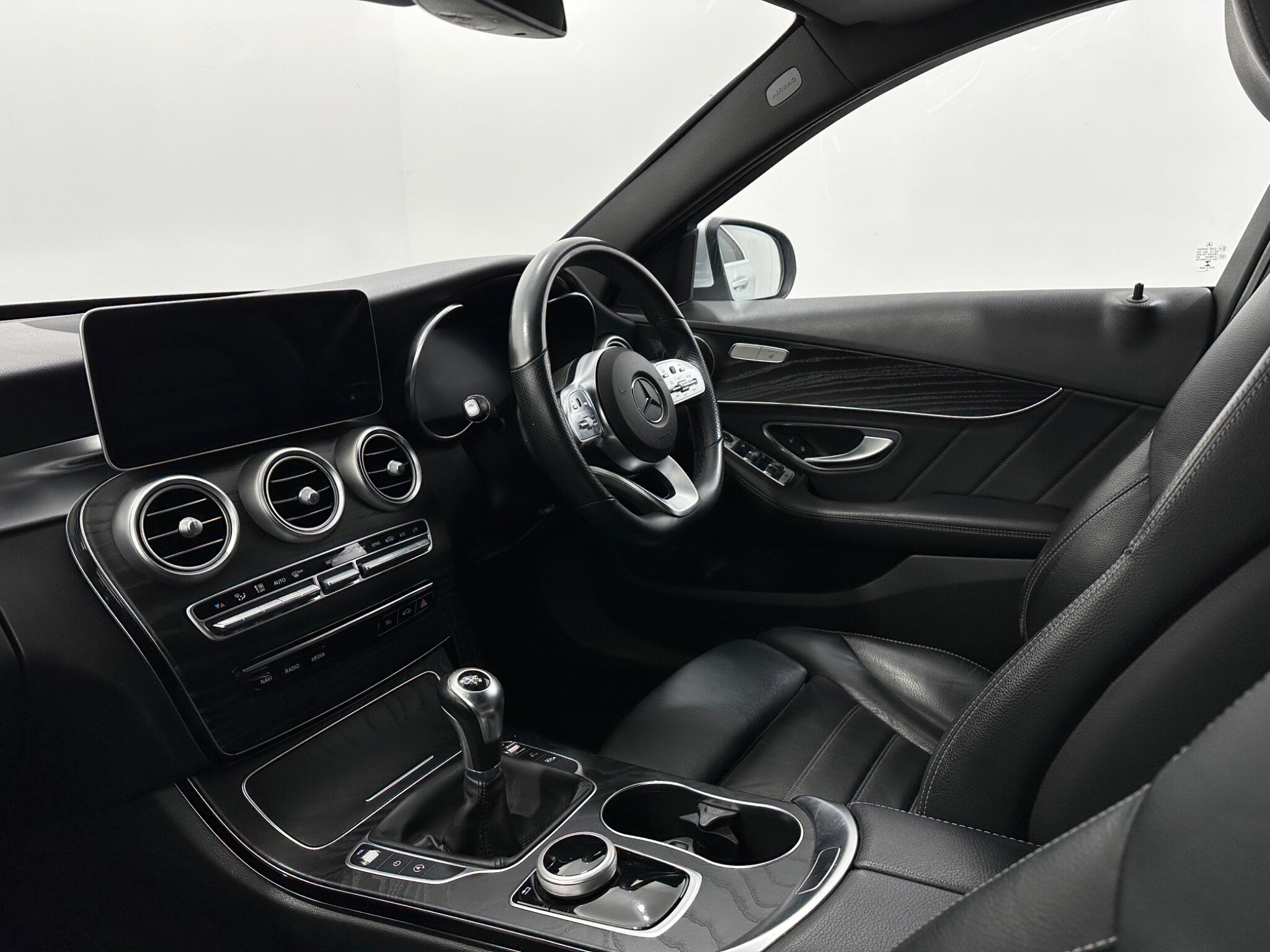 Mercedes-Benz C-Class view 31