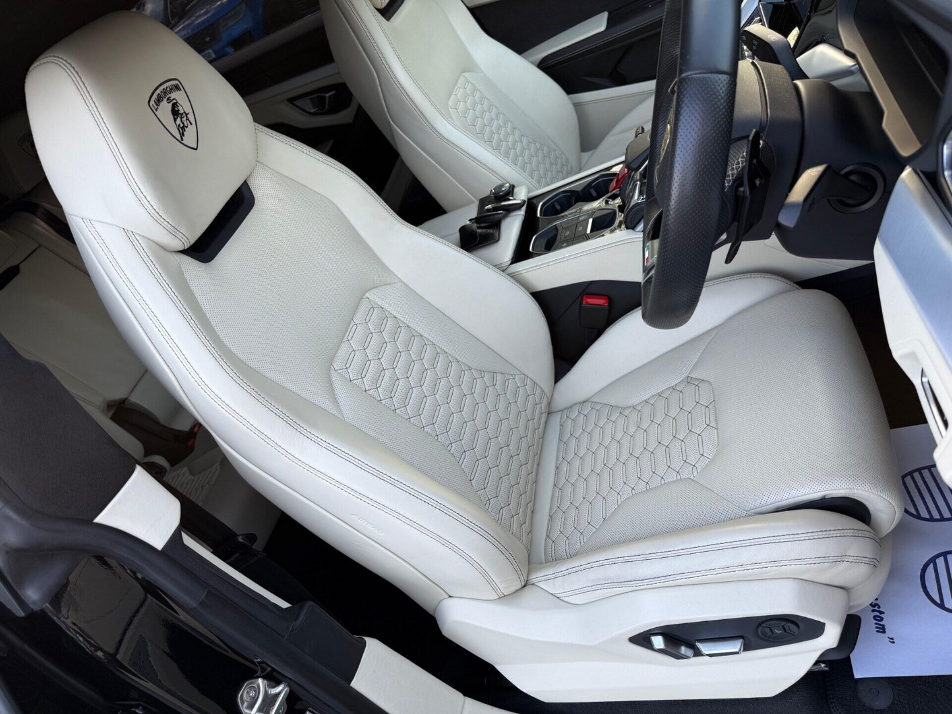Lamborghini Urus view 42