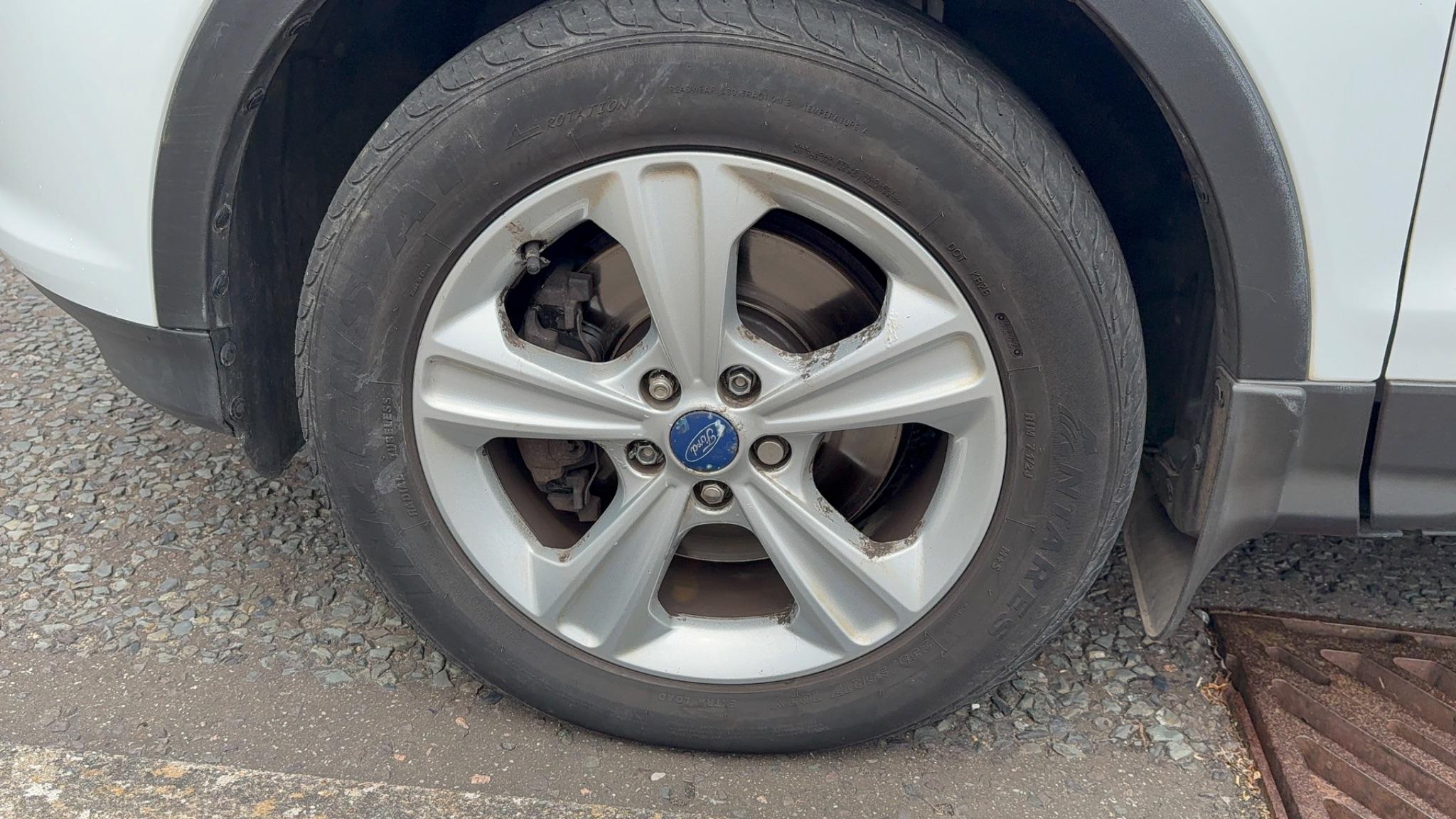 2014 Ford Kuga 2.0 TDCi Zetec AWD Euro 5 5dr • 87,800 miles image 34