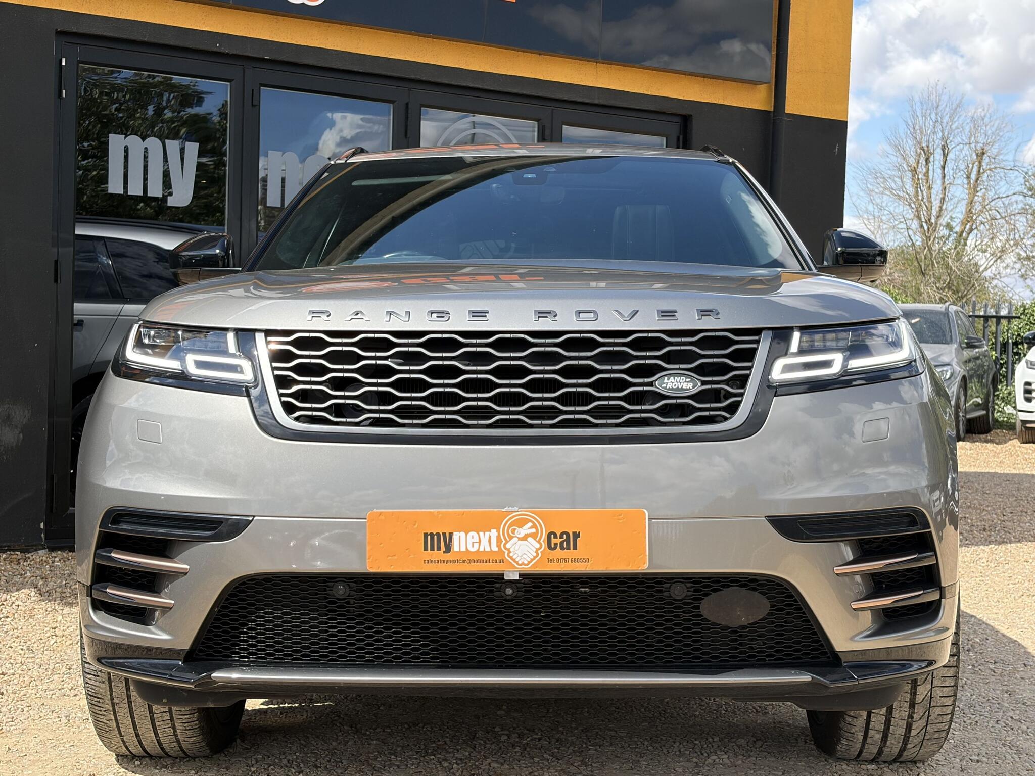 Land Rover Range Rover Velar view 3