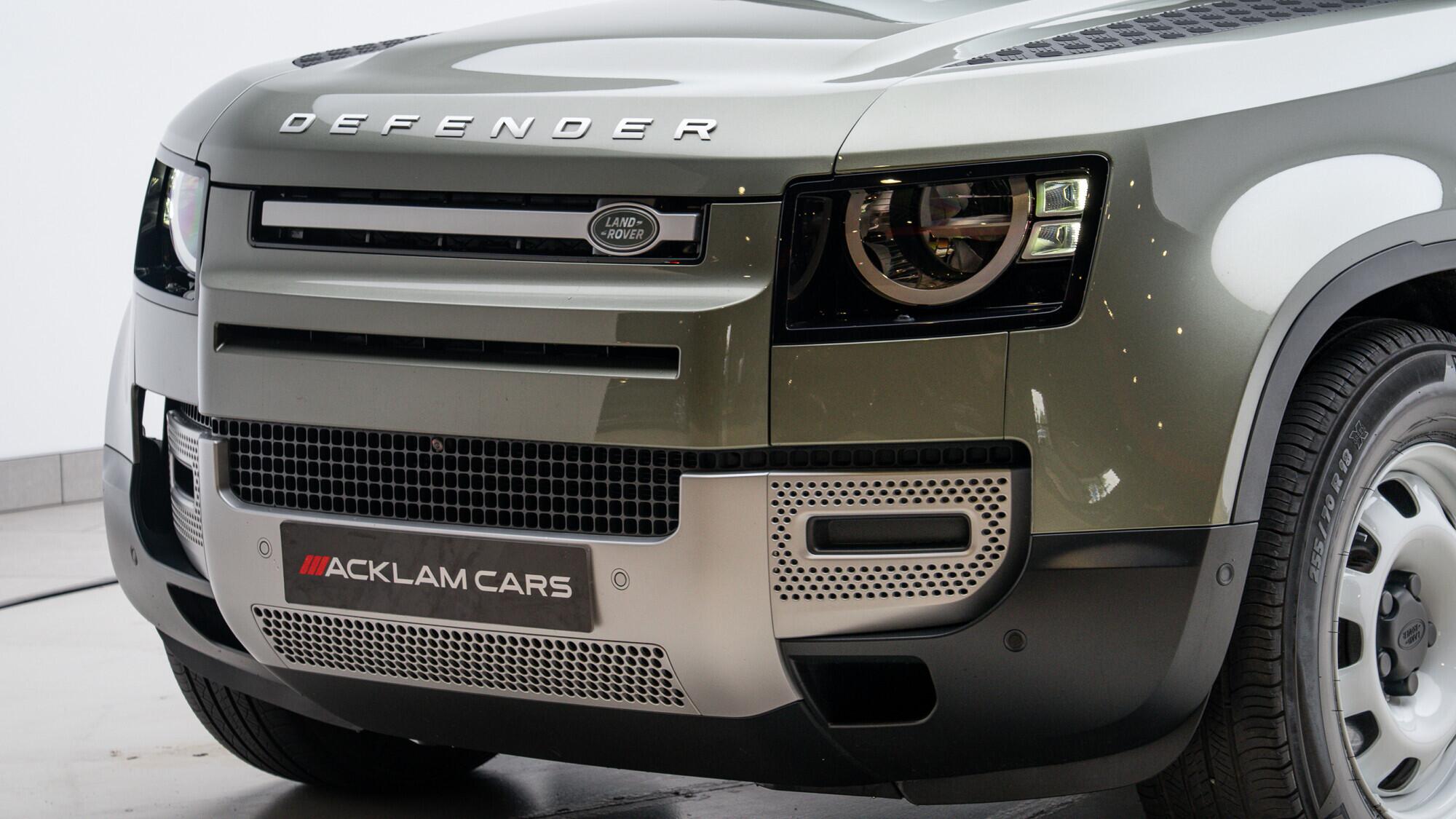 Land Rover Defender 90 view 24