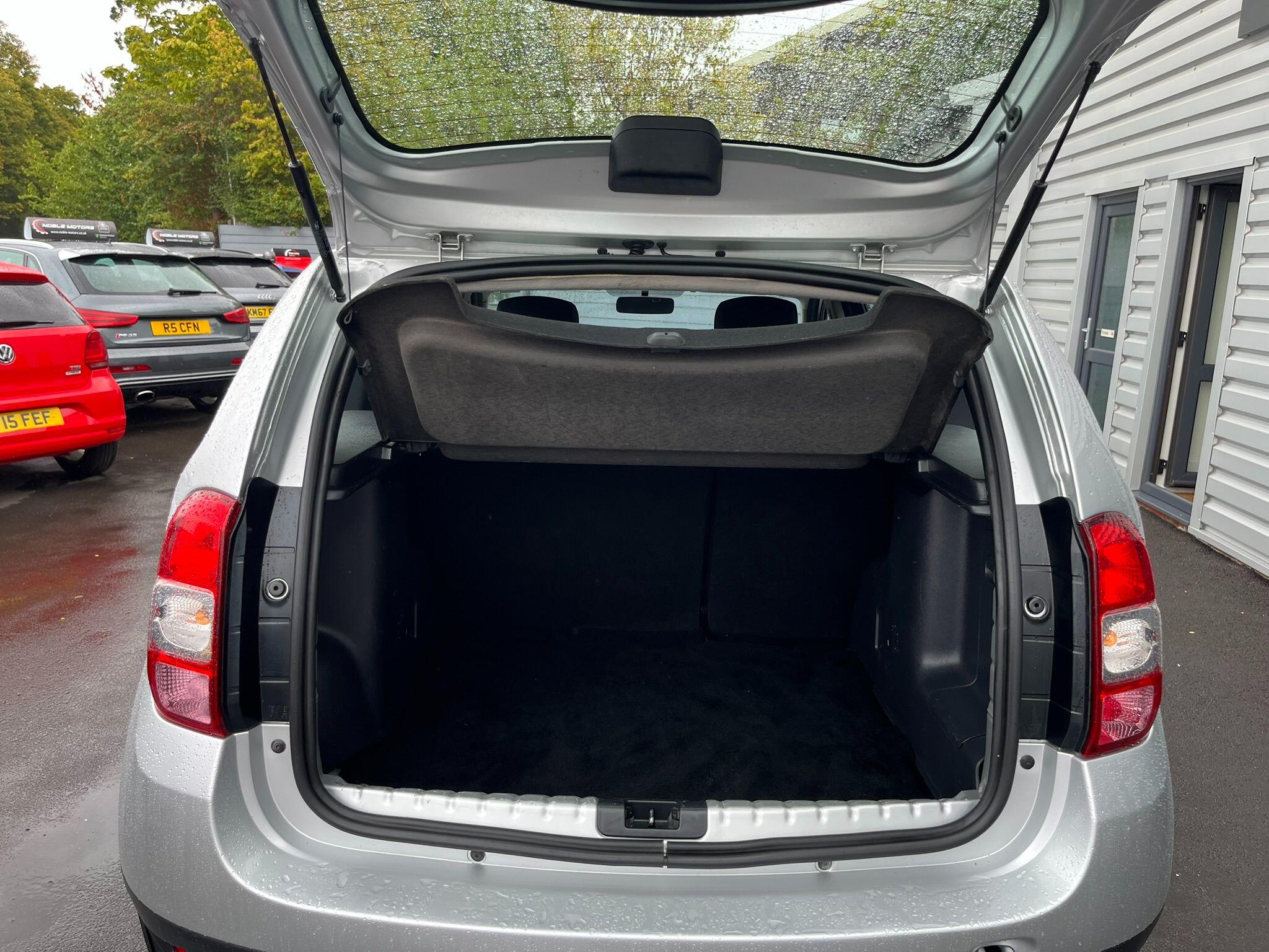 Dacia Duster view 33
