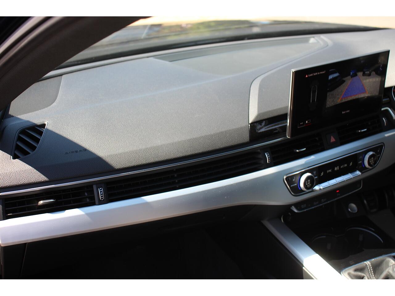 Audi A4 view 14