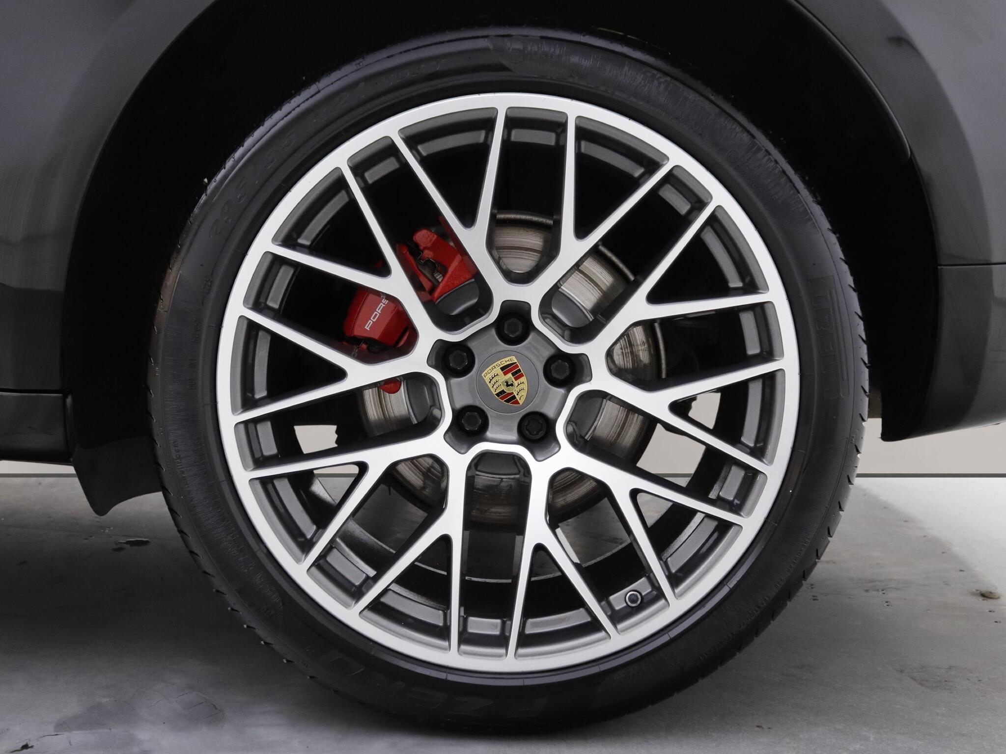 Porsche Macan view 8