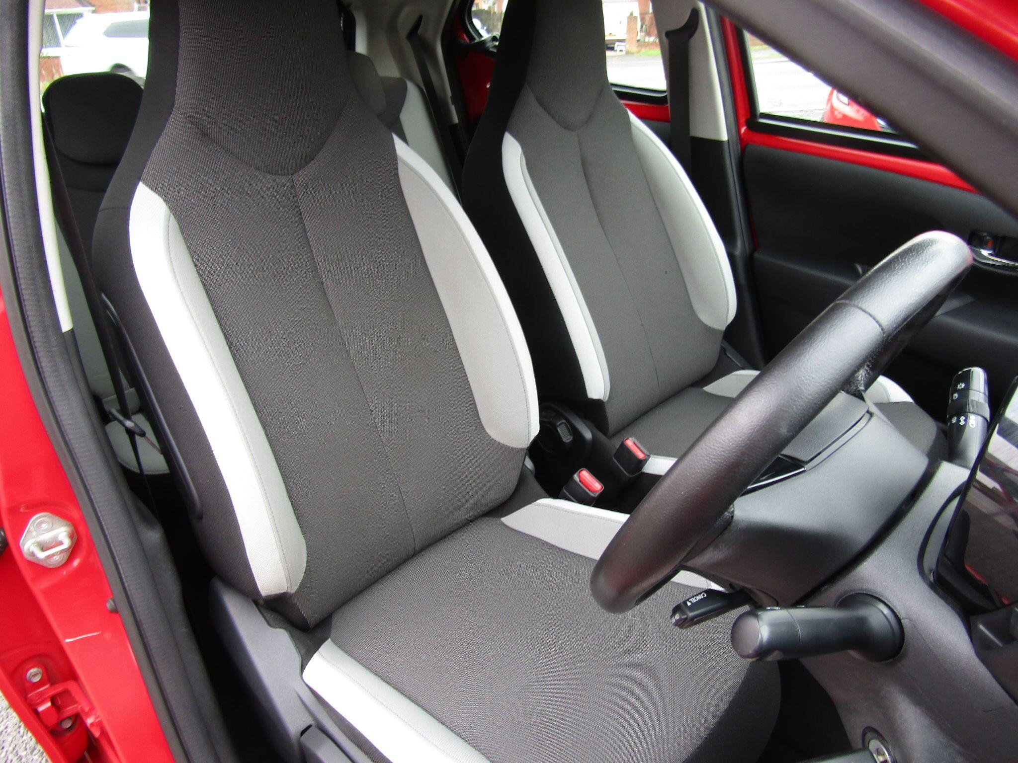 Toyota Aygo view 12