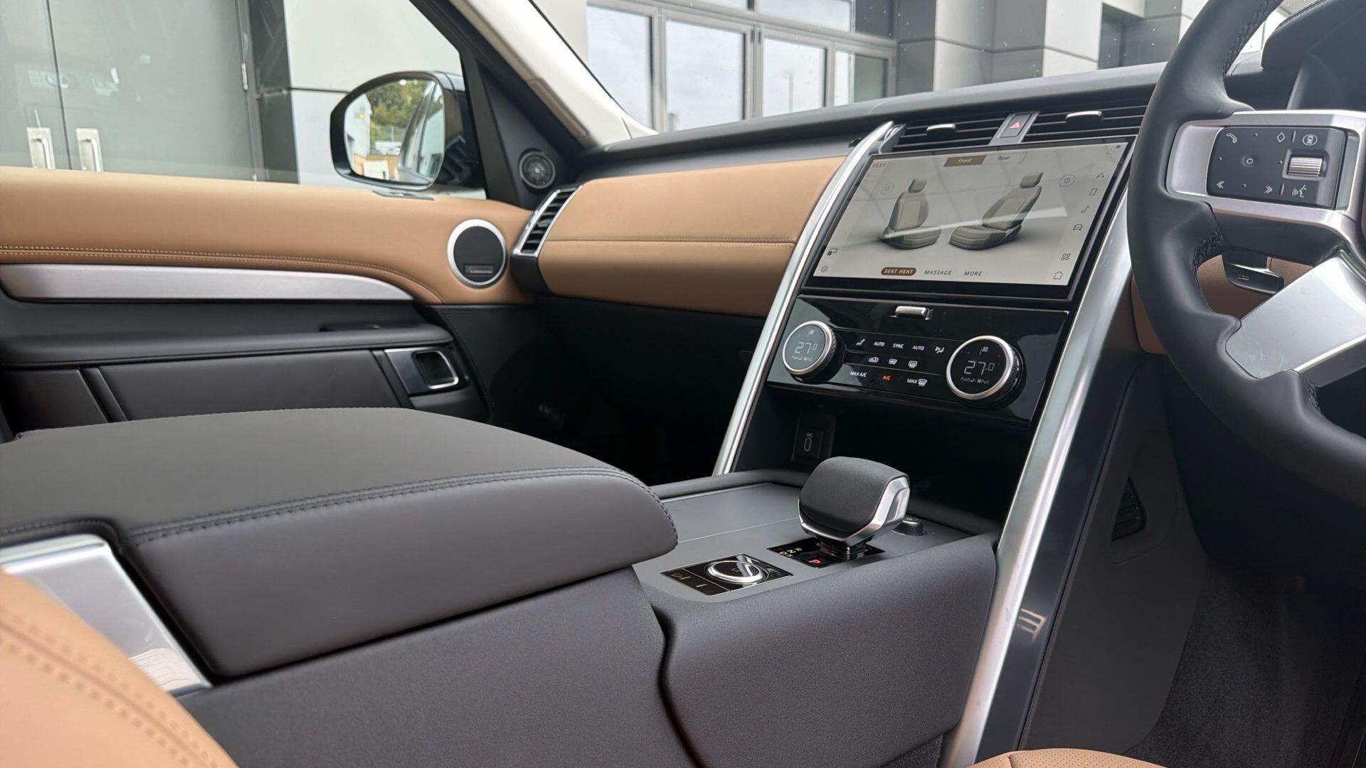 Land Rover Discovery view 6