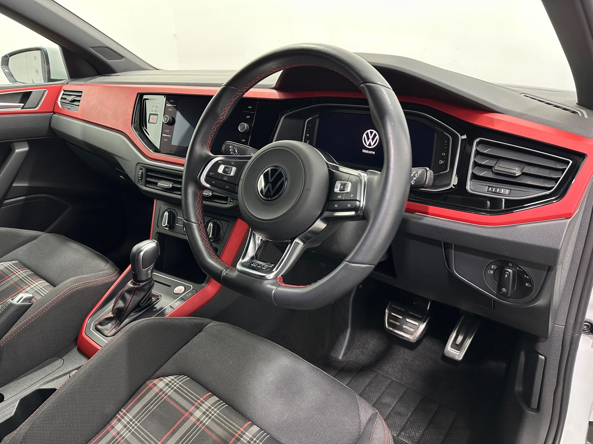 Volkswagen Polo view 11