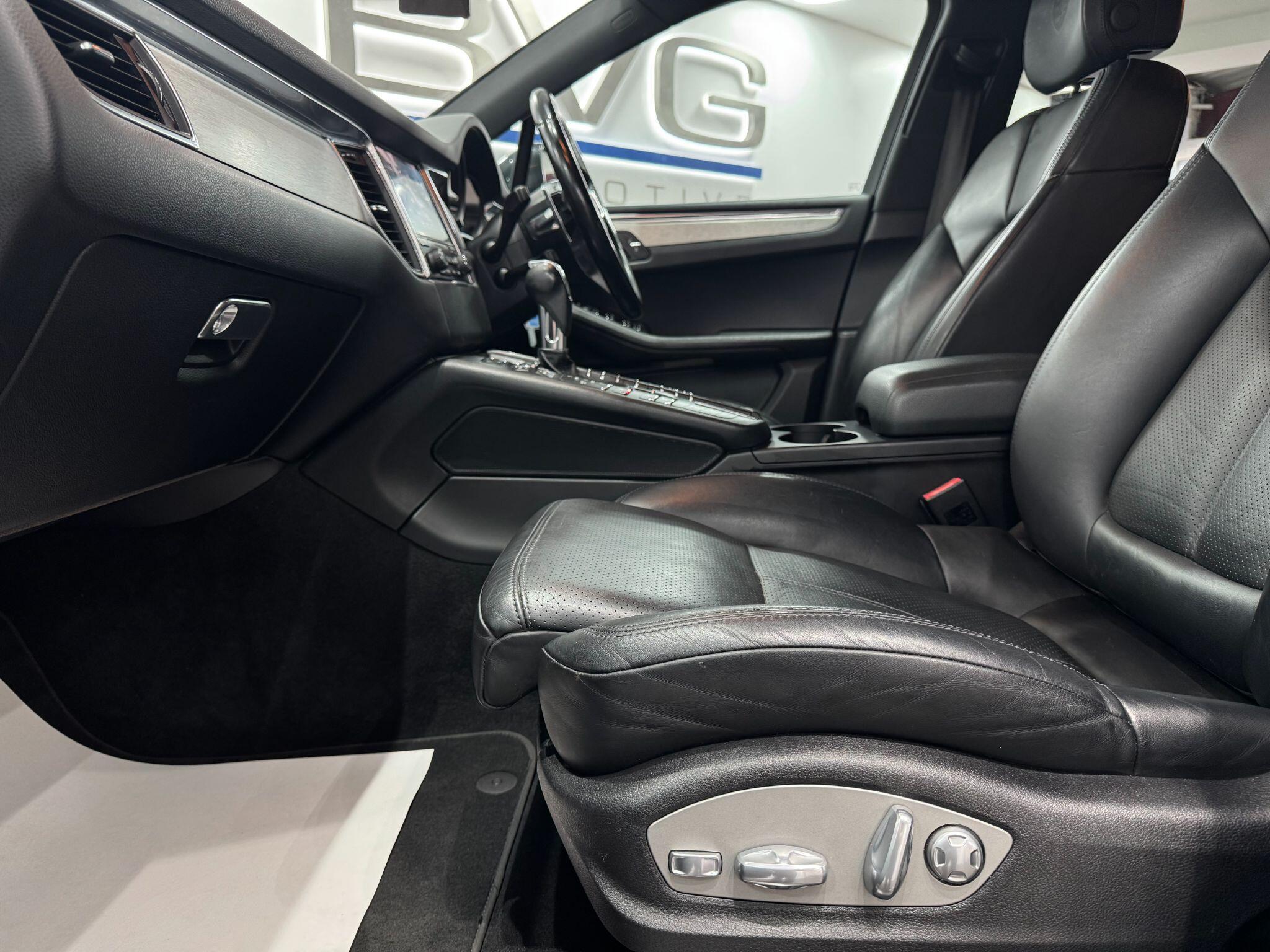 Porsche Macan view 57