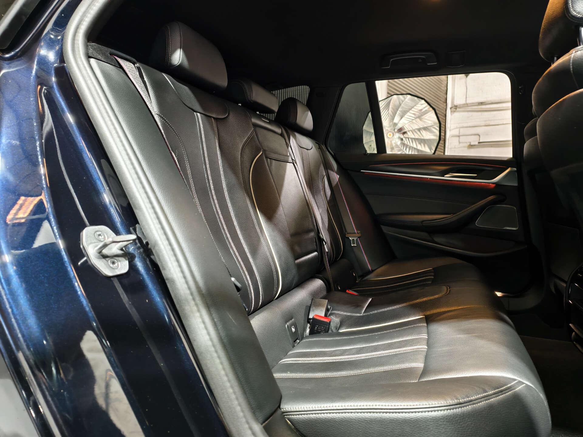 BMW 5 Series view 25
