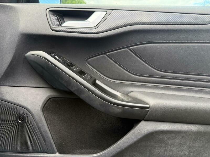 2018 Ford Focus image 35