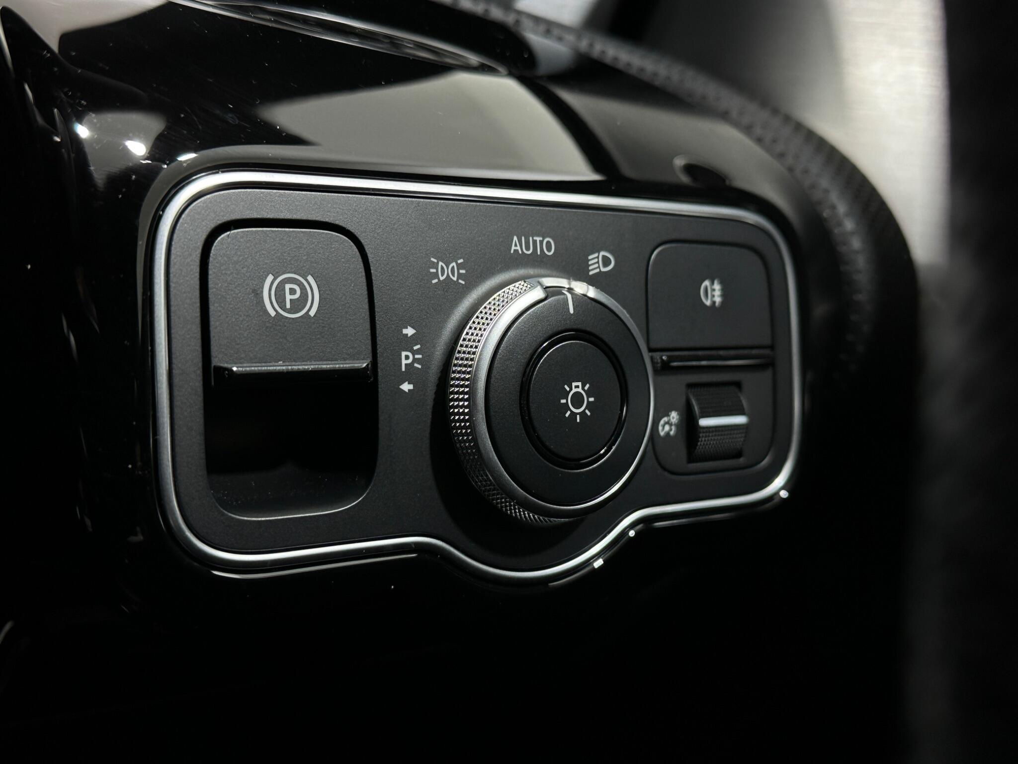 Mercedes-Benz Cla view 18