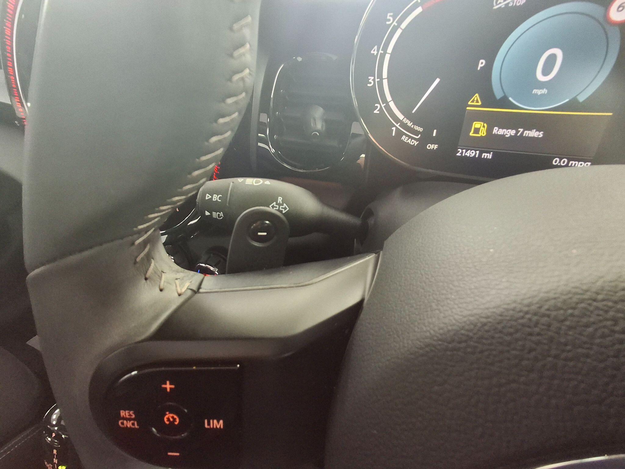 Mini Hatch view 28