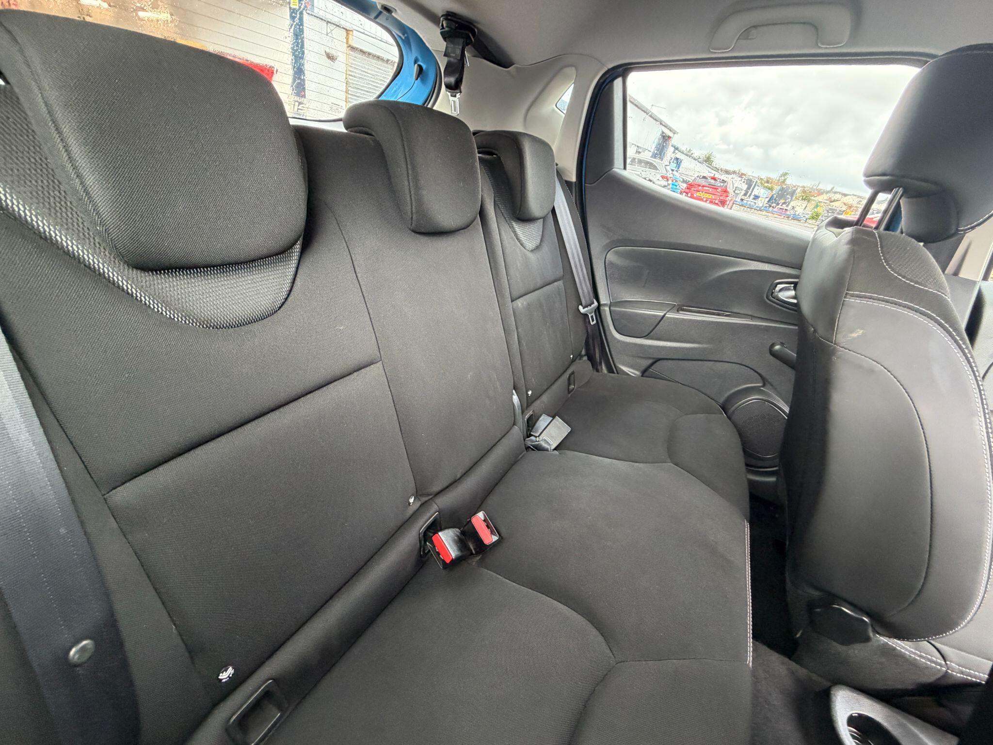 Renault Clio view 19