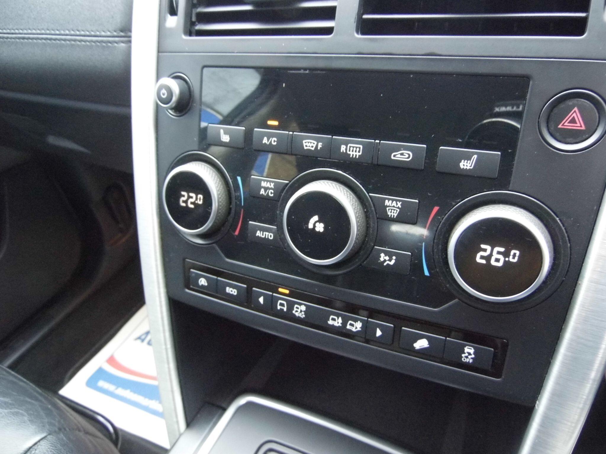 Land Rover Discovery Sport view 38