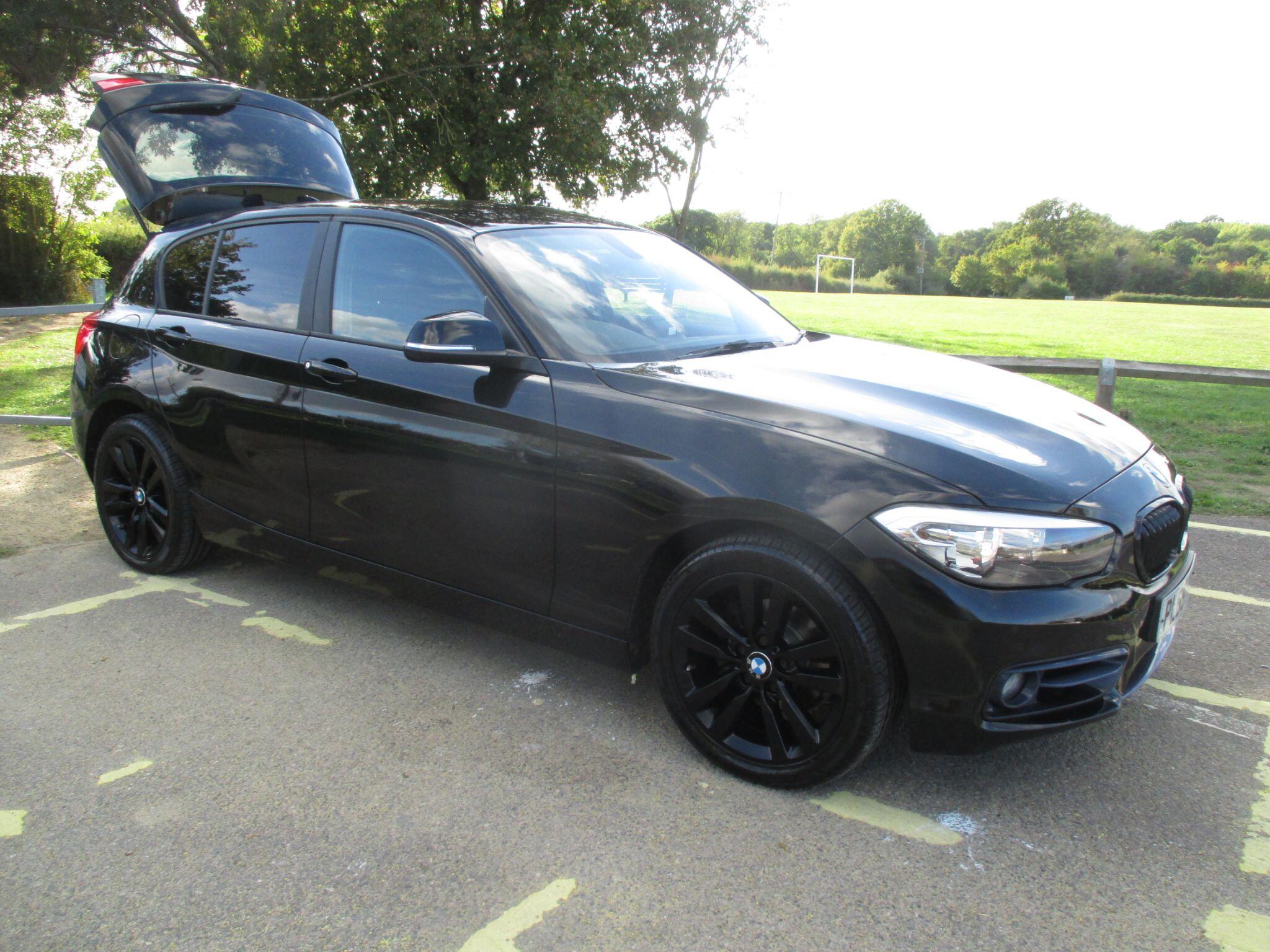 BMW 1 Series view 3