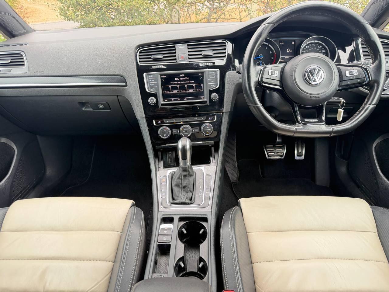 Volkswagen Golf view 27