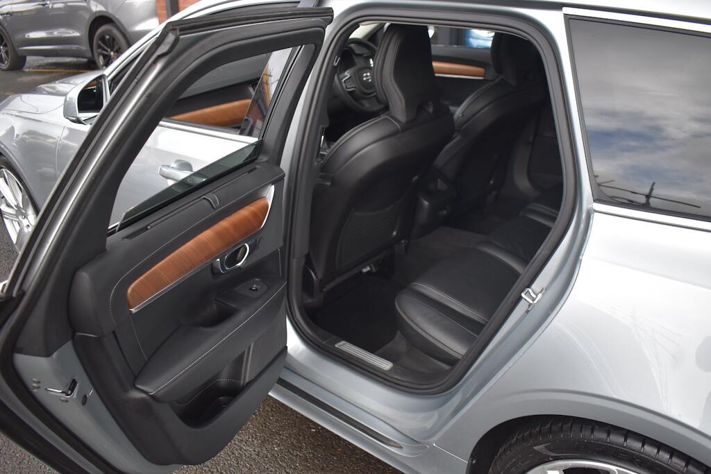 Volvo V90 view 45
