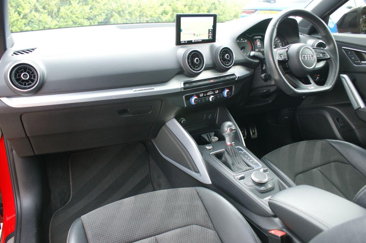 Audi SQ2 view 30
