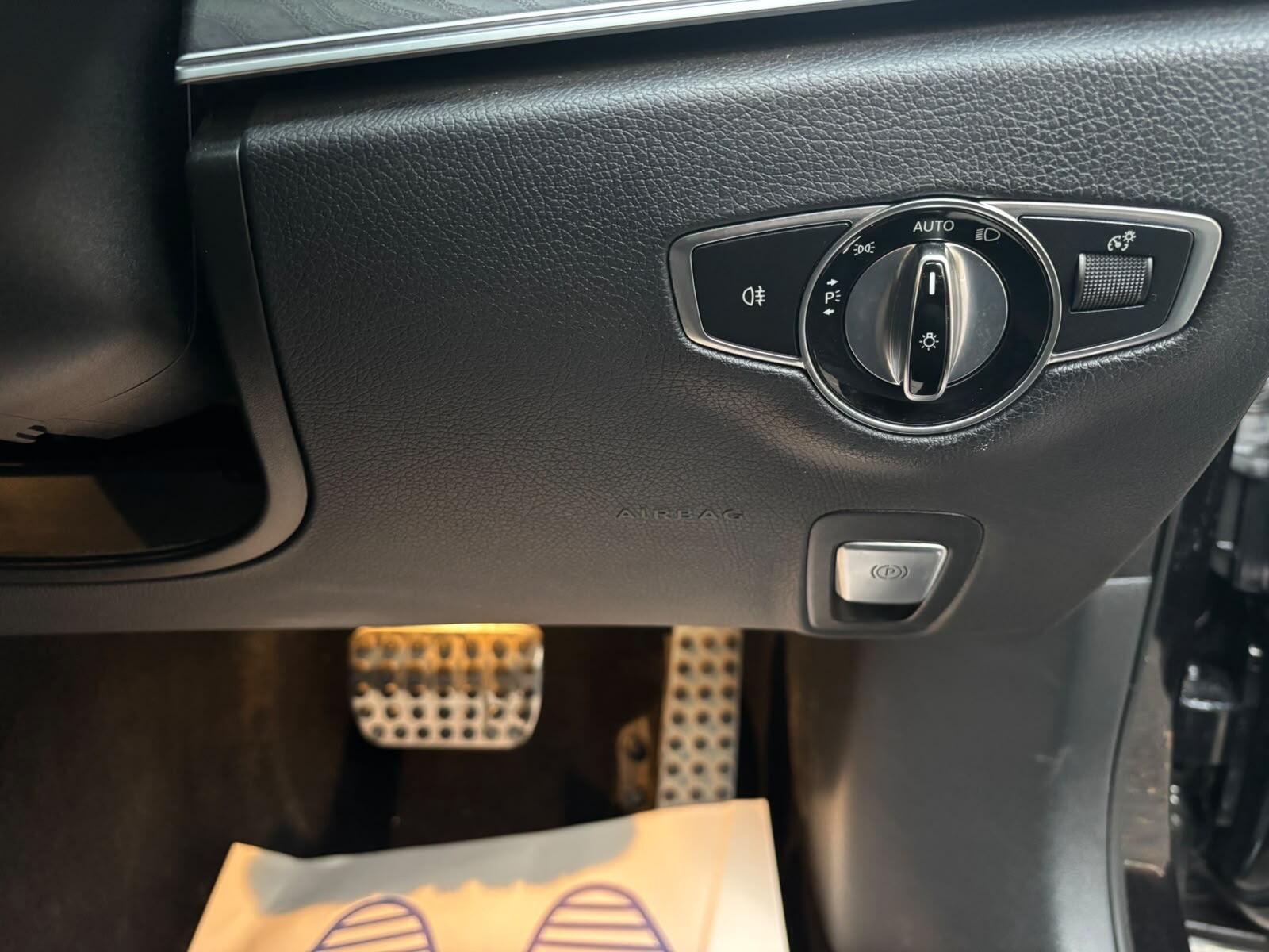Mercedes-Benz E-Class view 22