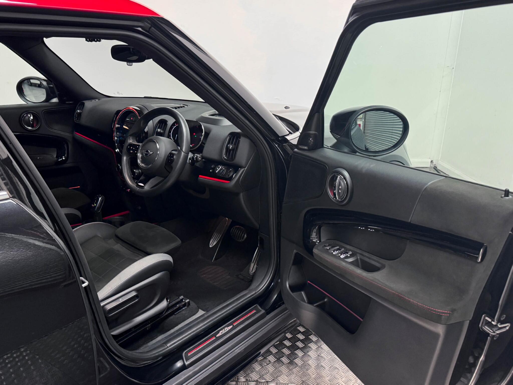 MINI Countryman view 8