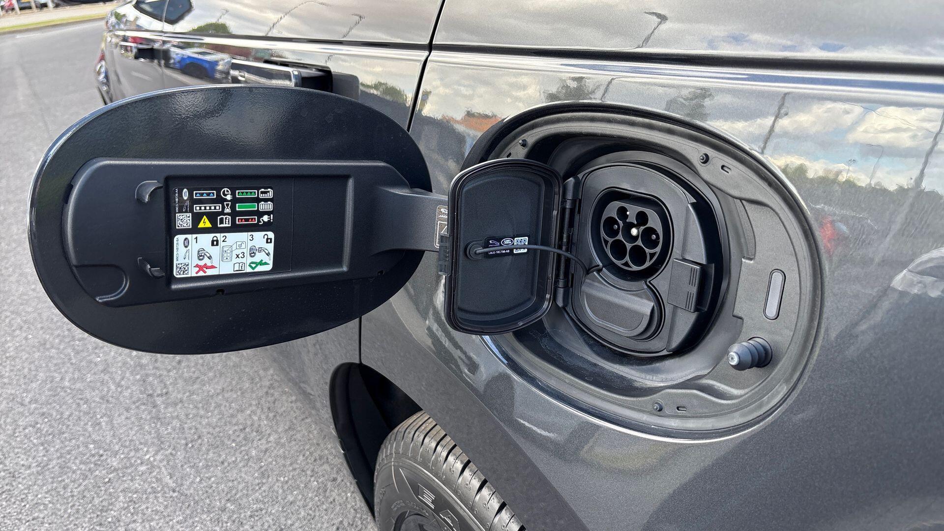 Land Rover Range Rover Velar view 45