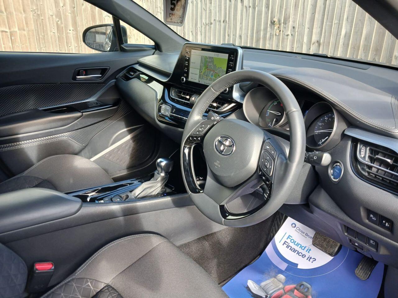 Toyota C-HR view 45