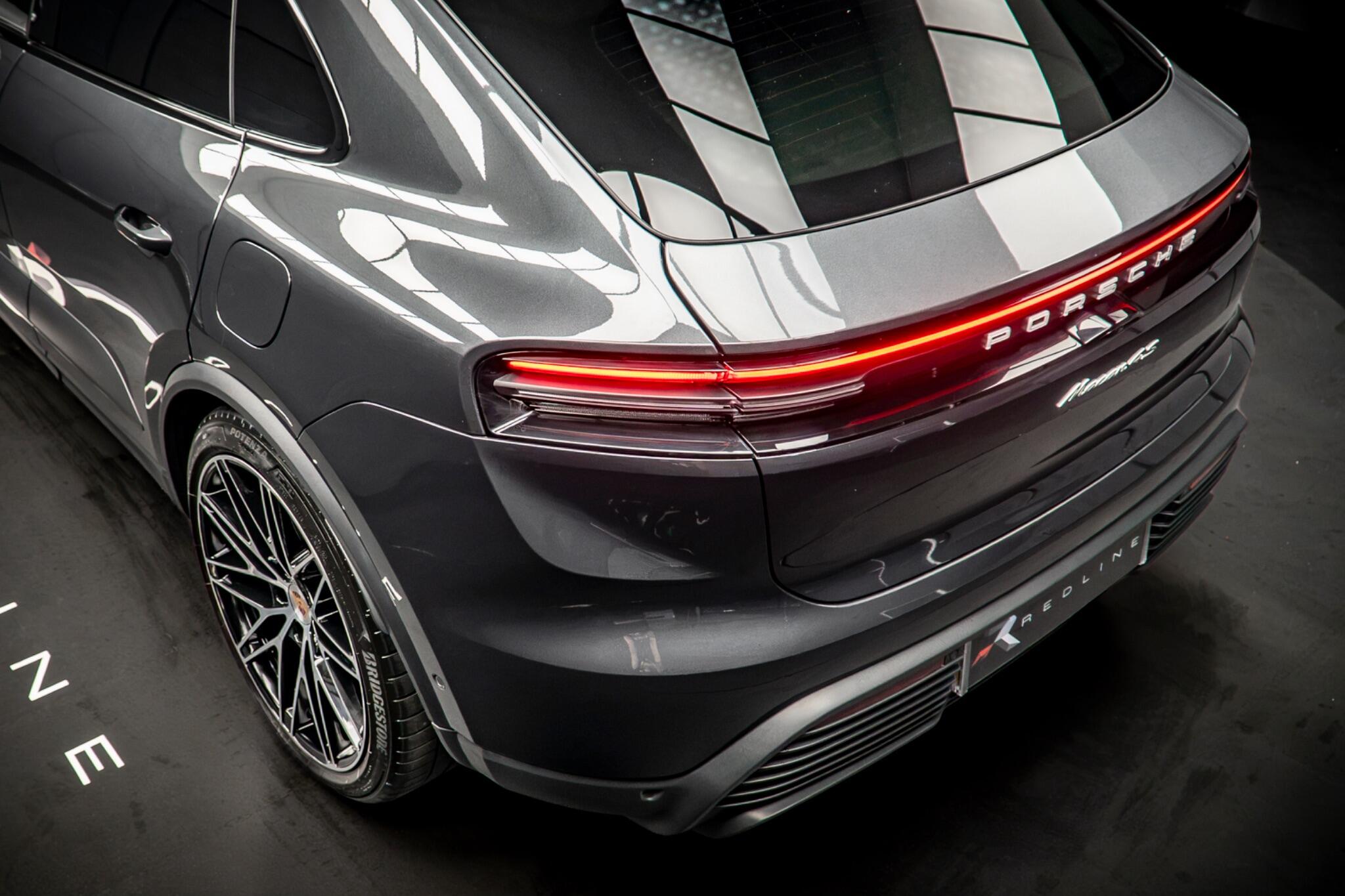 Porsche Macan view 19