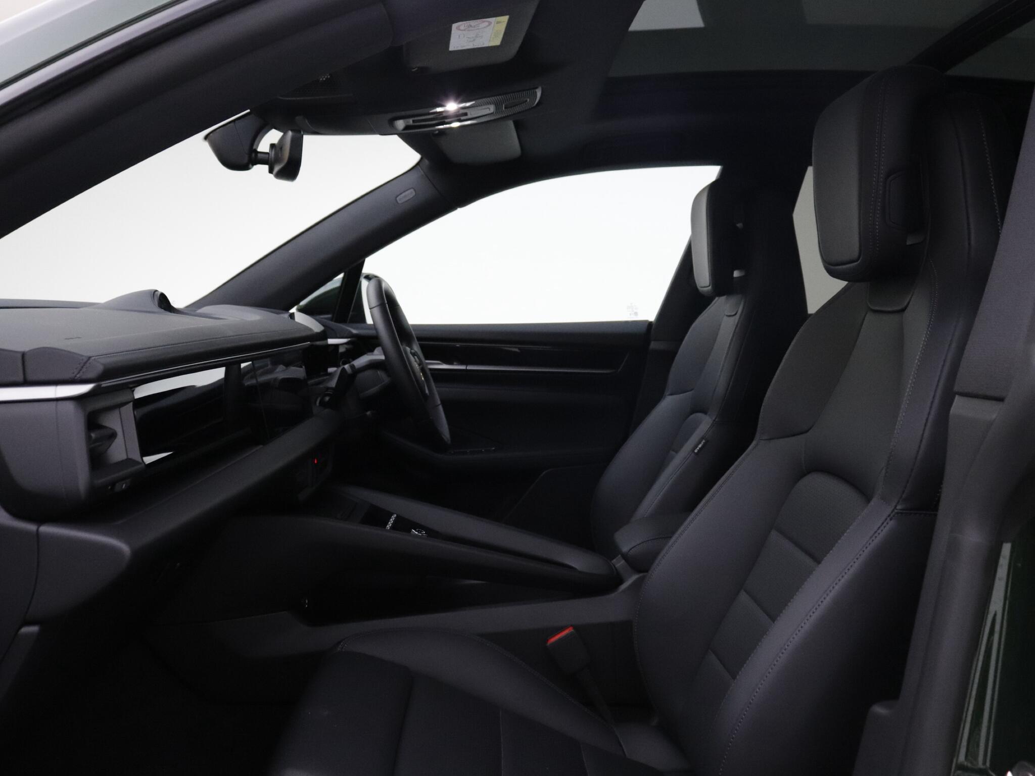 Porsche Macan view 30