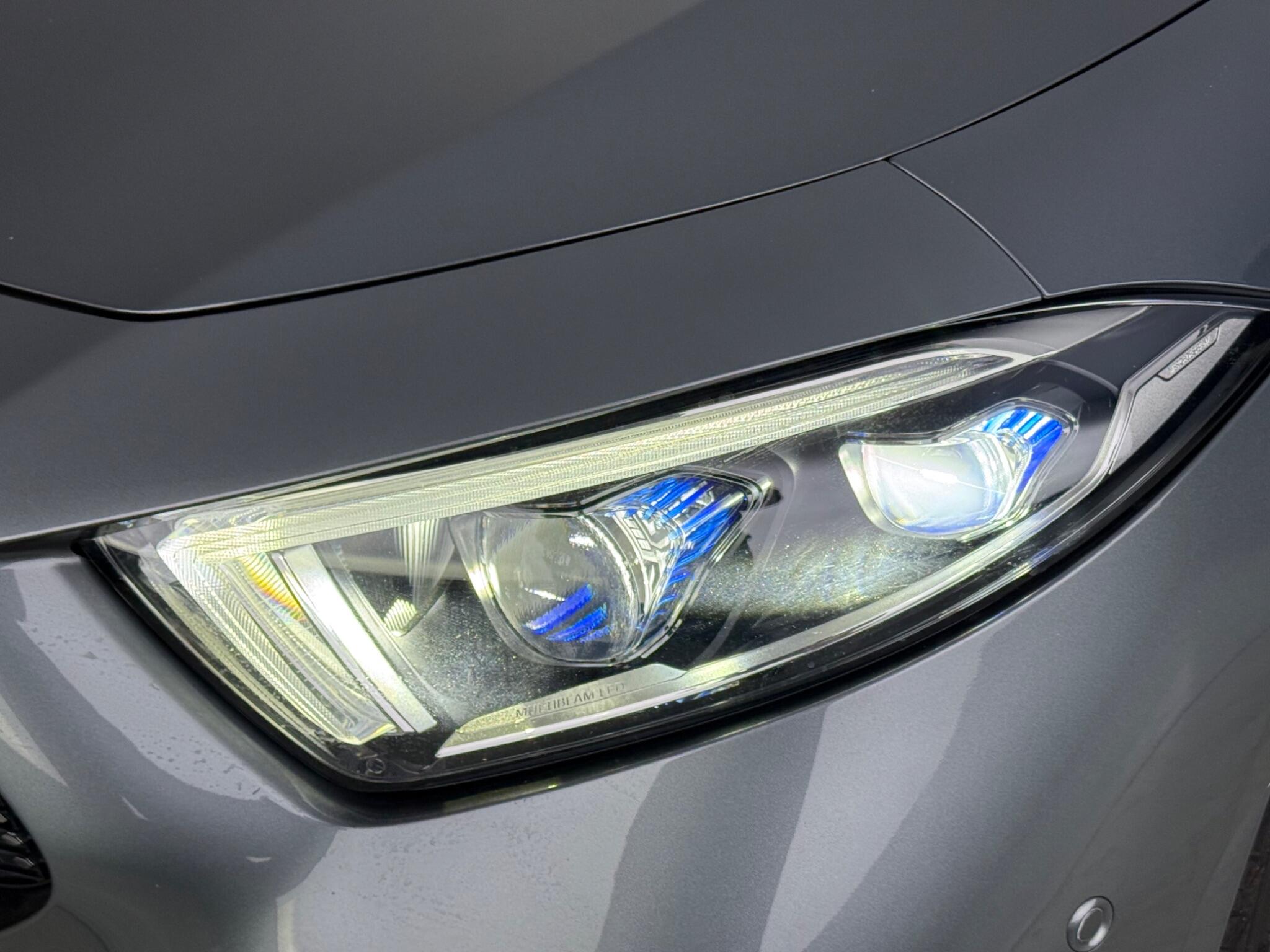 Mercedes-Benz CLS view 9
