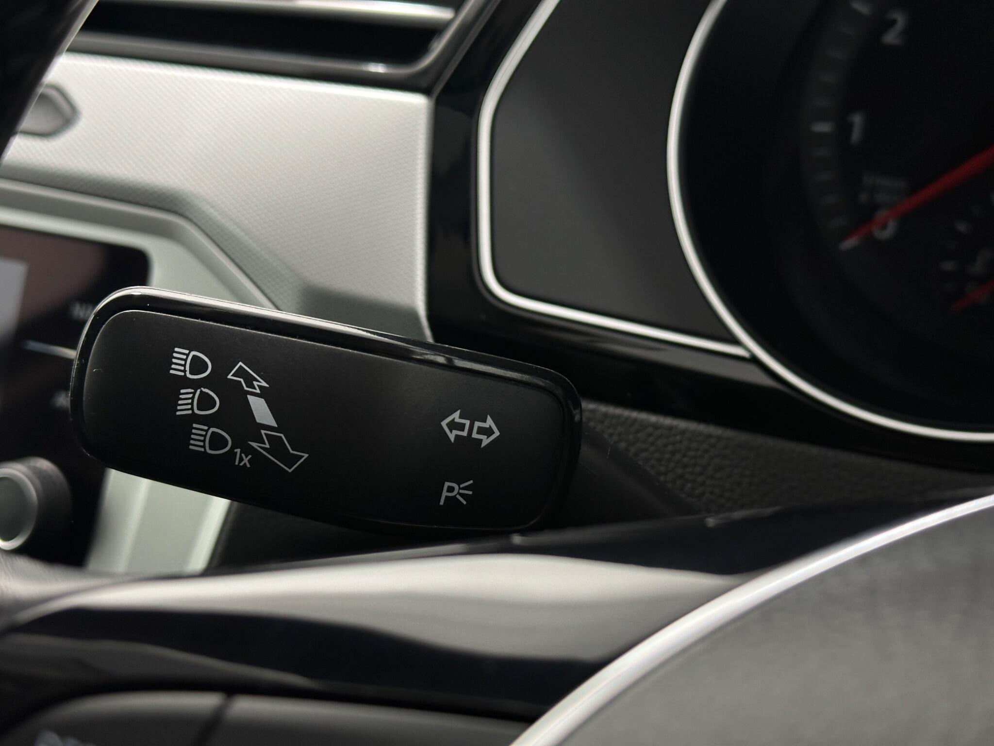 Volkswagen Passat view 13