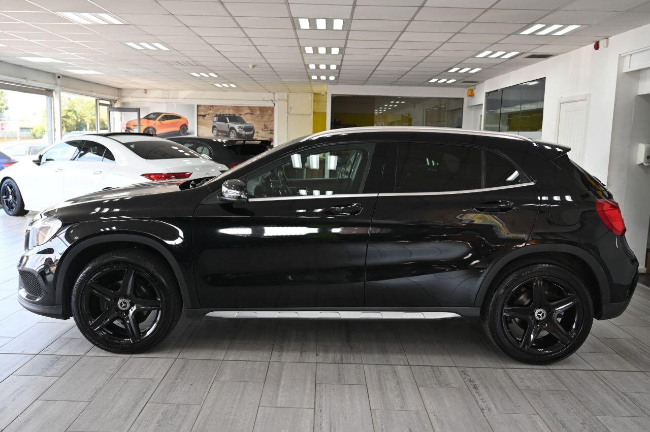 Mercedes-Benz Gla view 4