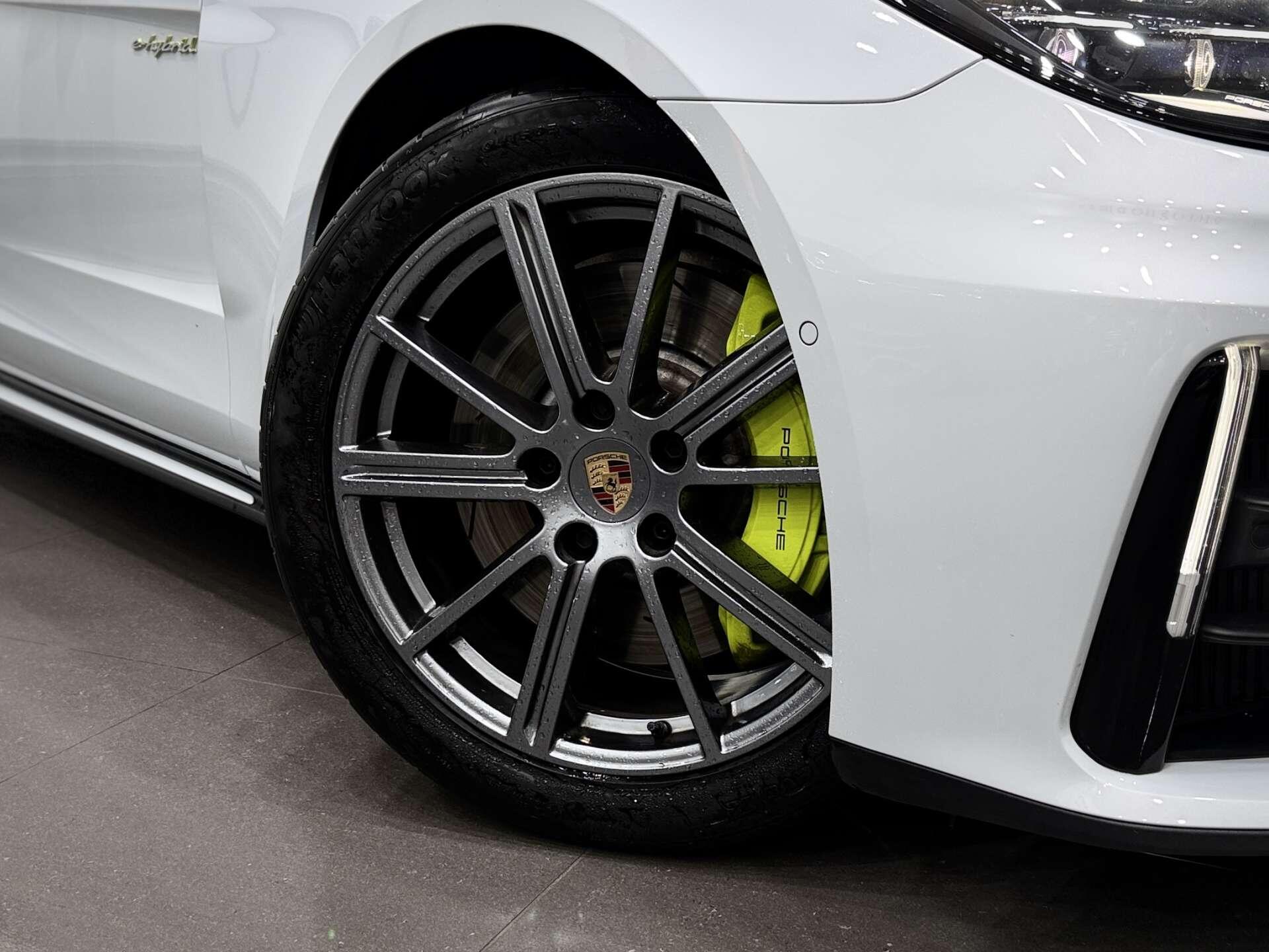 Porsche Panamera view 15