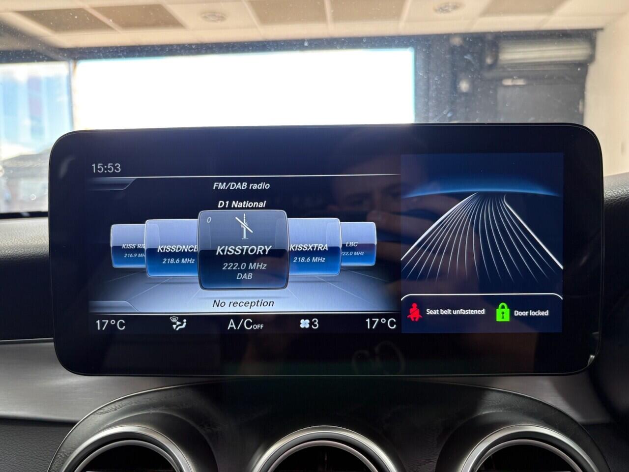 Mercedes-Benz C-Class view 23
