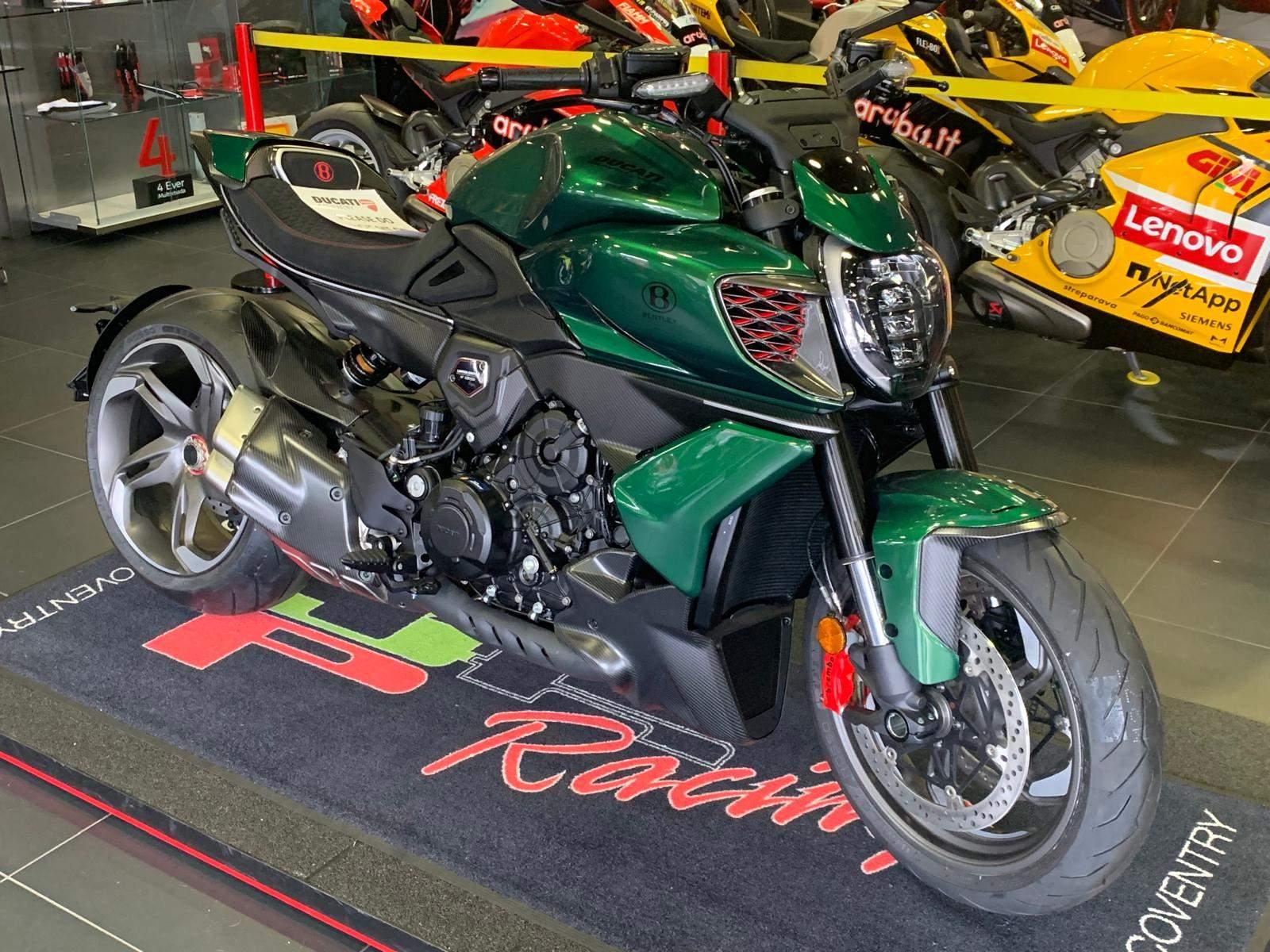 Ducati Diavel V4 view 2