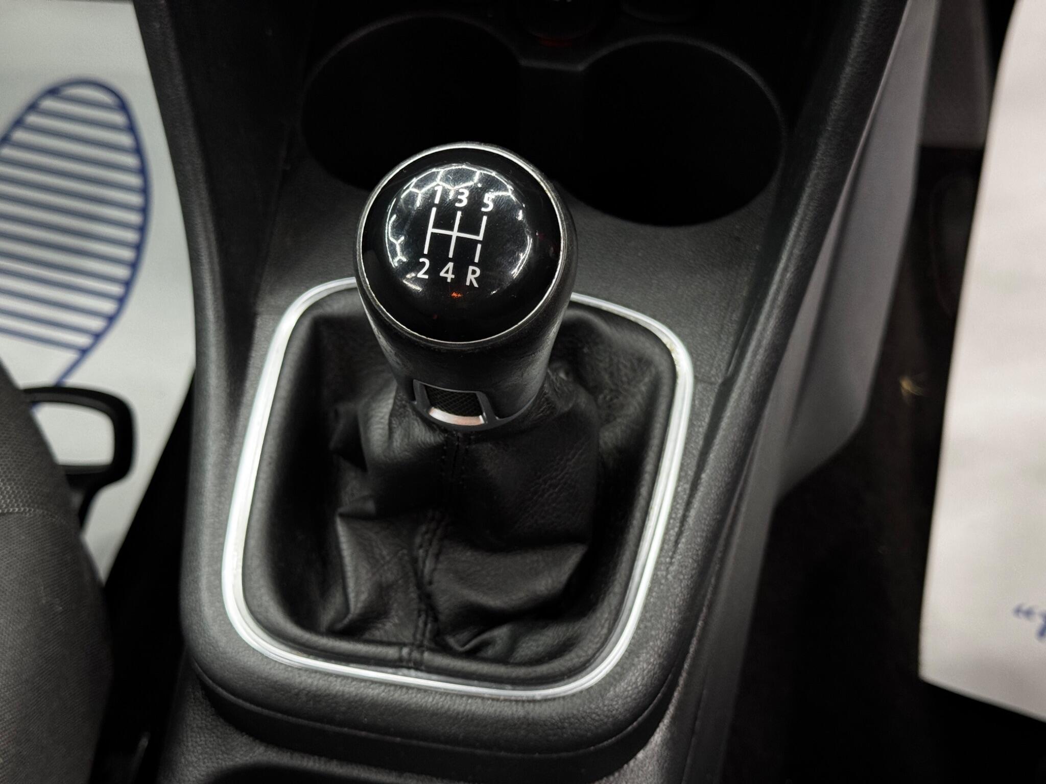Volkswagen Polo view 24
