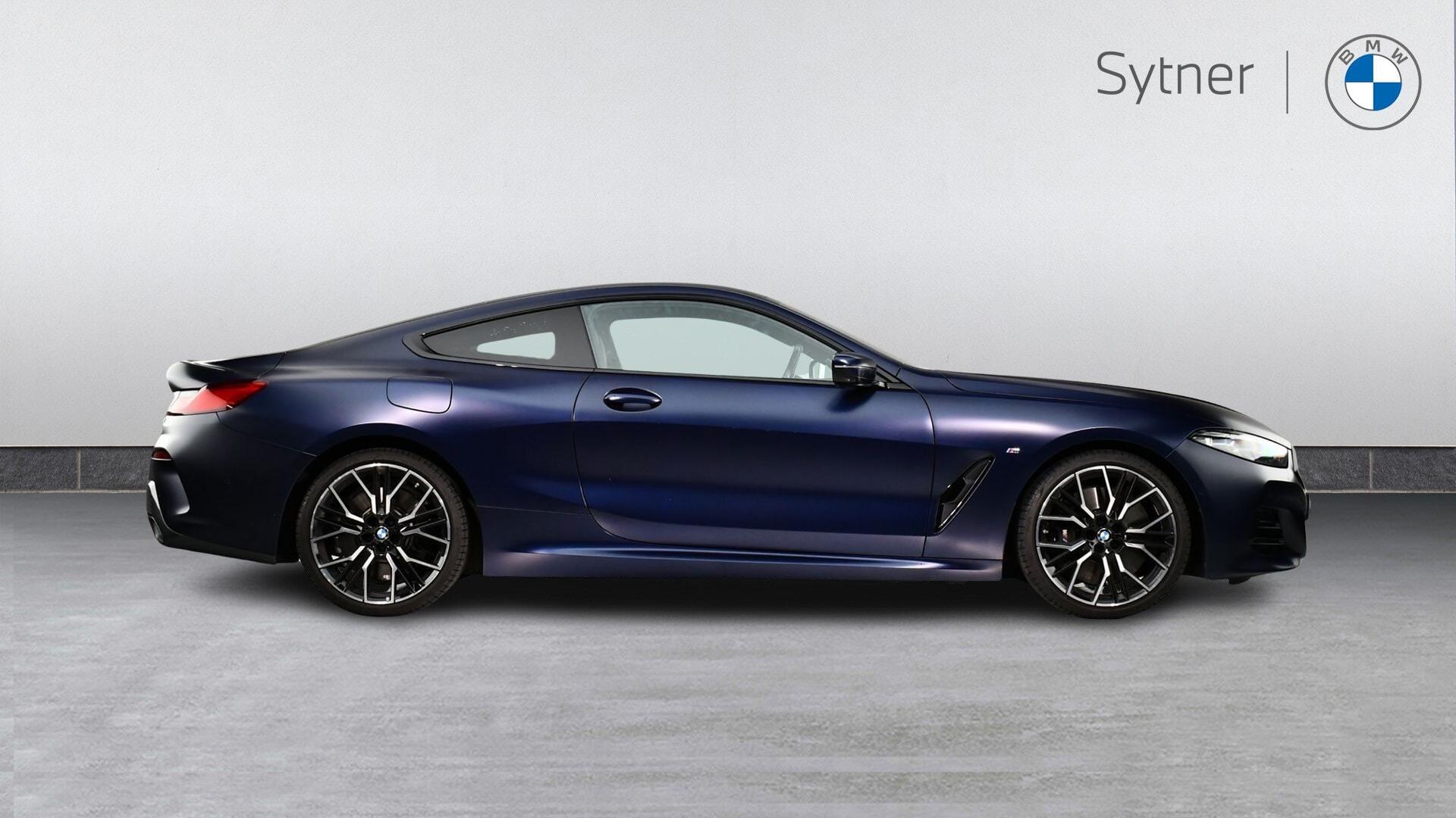 BMW 8 Series view 3