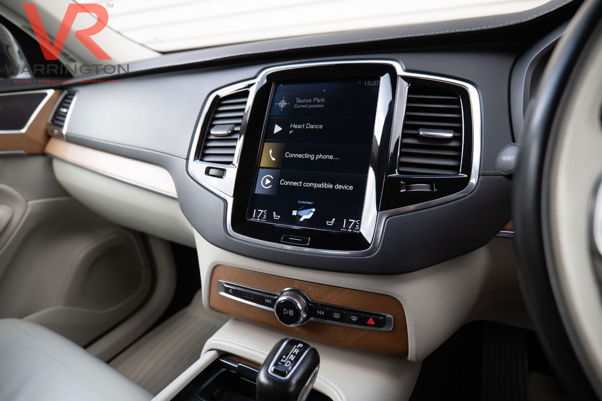 Volvo XC90 view 23