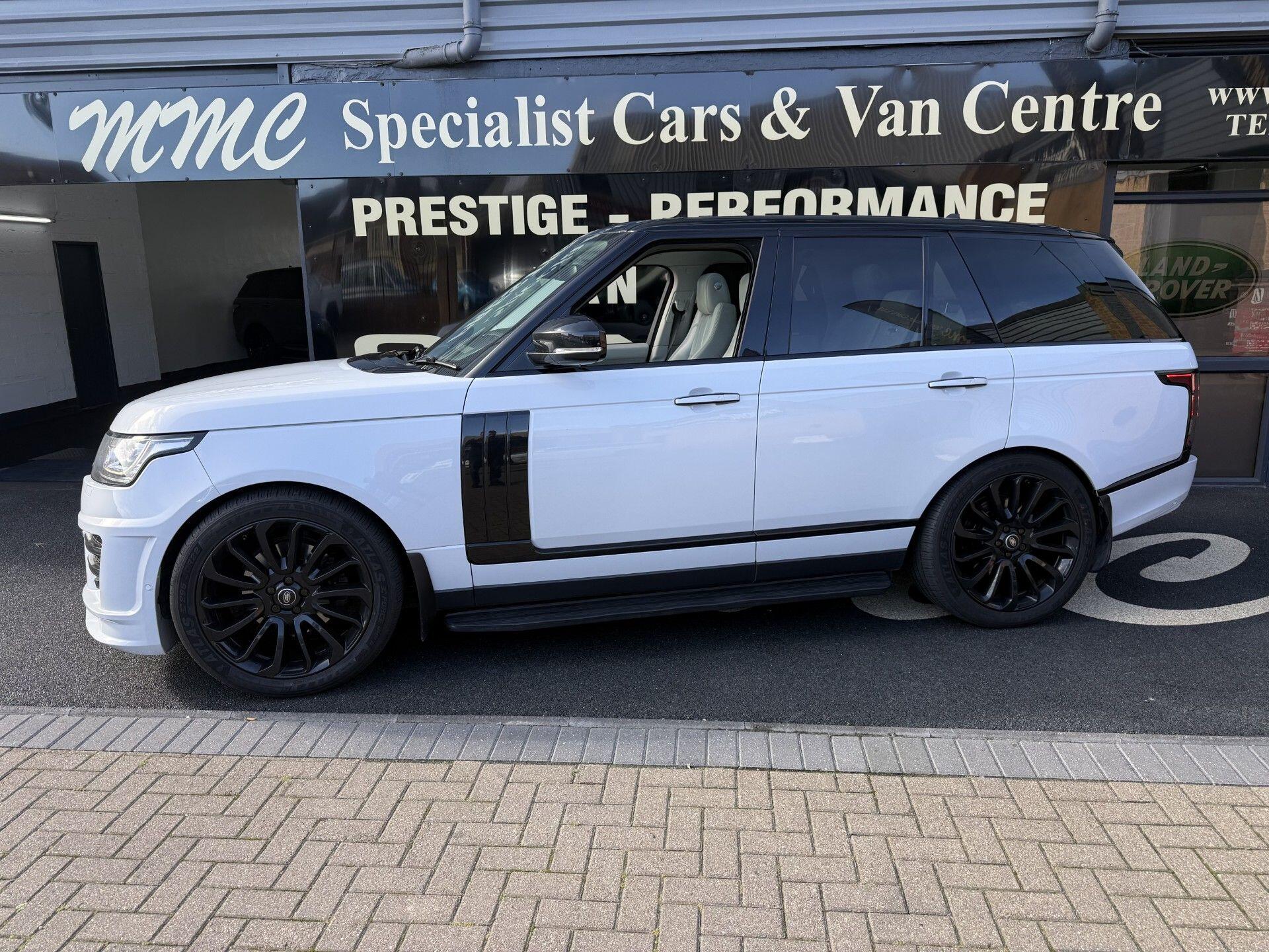 Land Rover Range Rover view 3