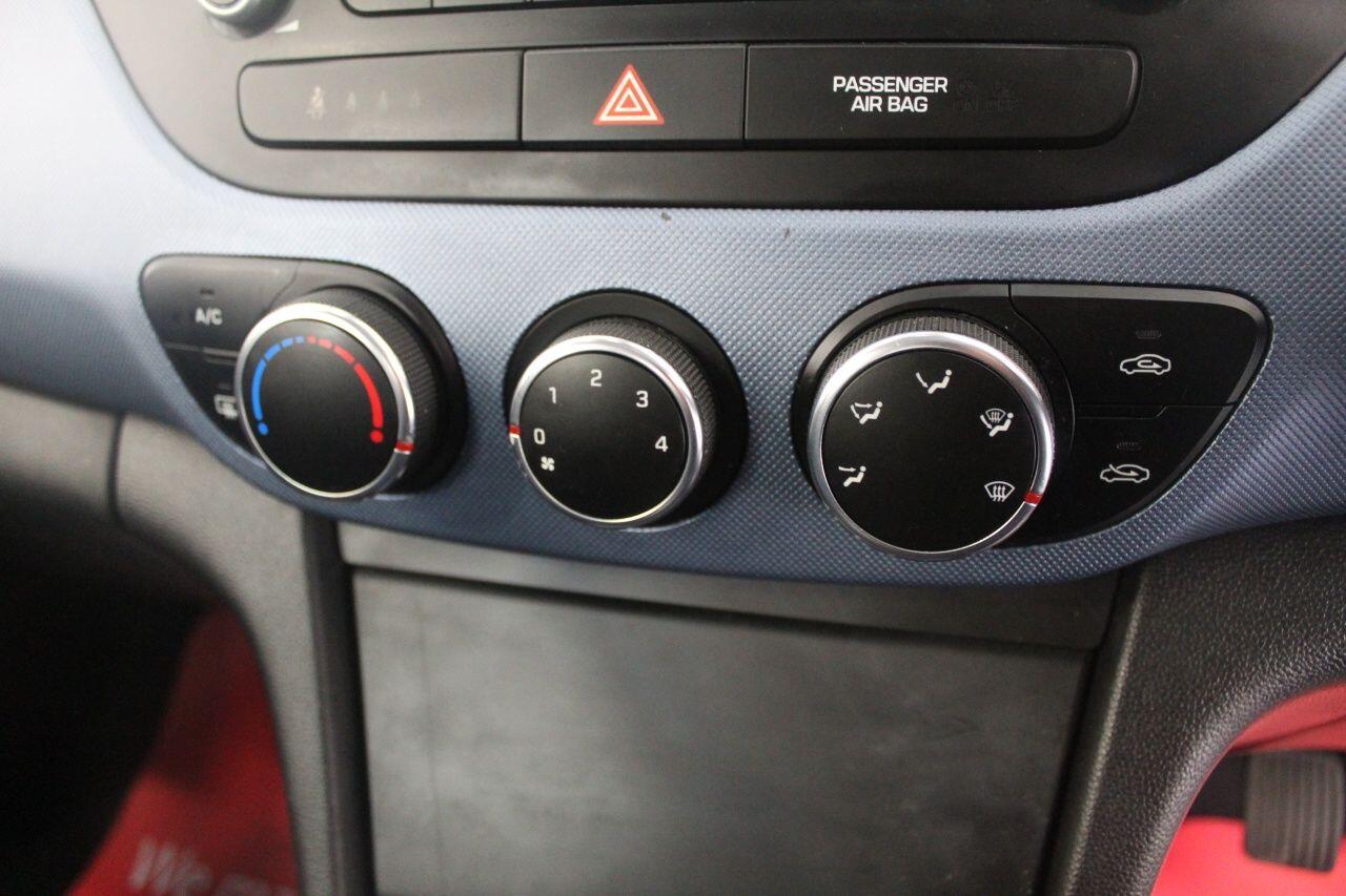Hyundai i10 view 37