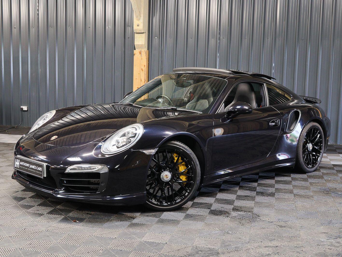 Porsche 911 view 6
