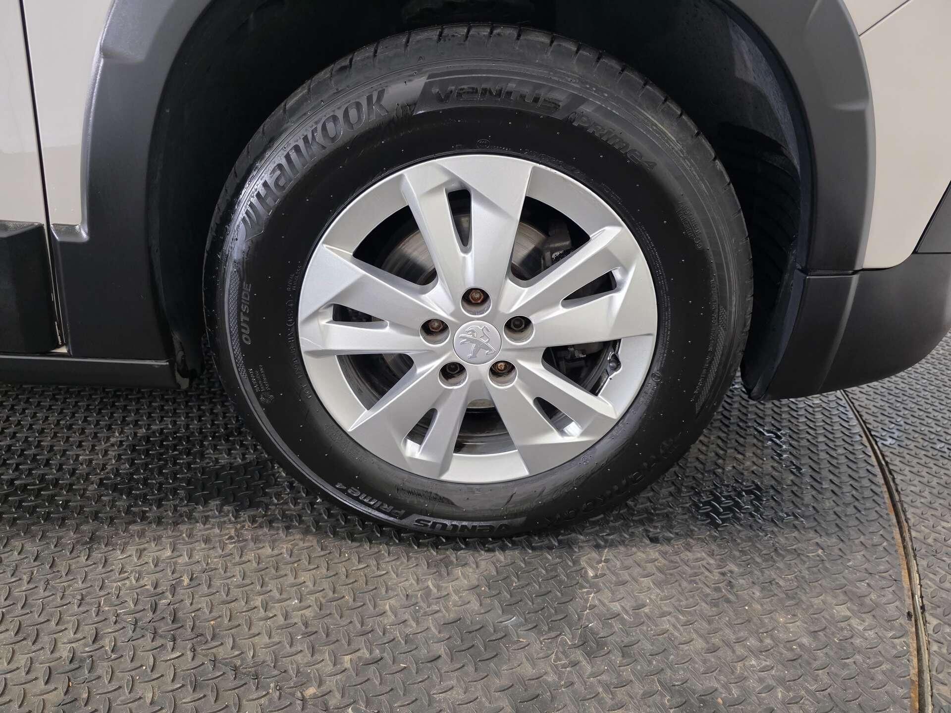 Peugeot Rifter view 55