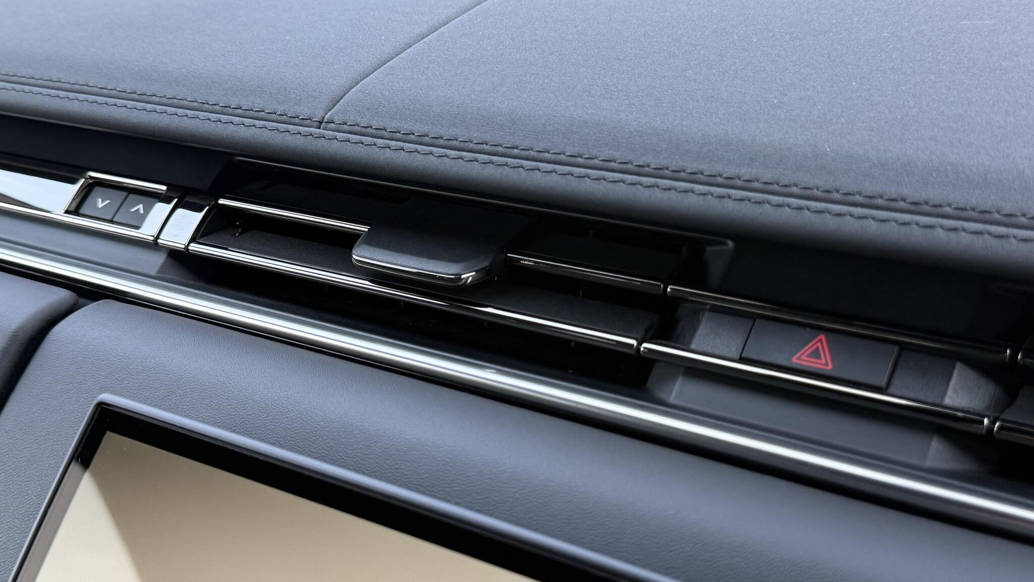 Land Rover Range Rover Sport view 21
