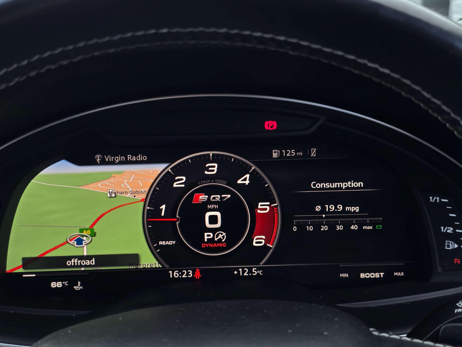 Audi SQ7 view 37