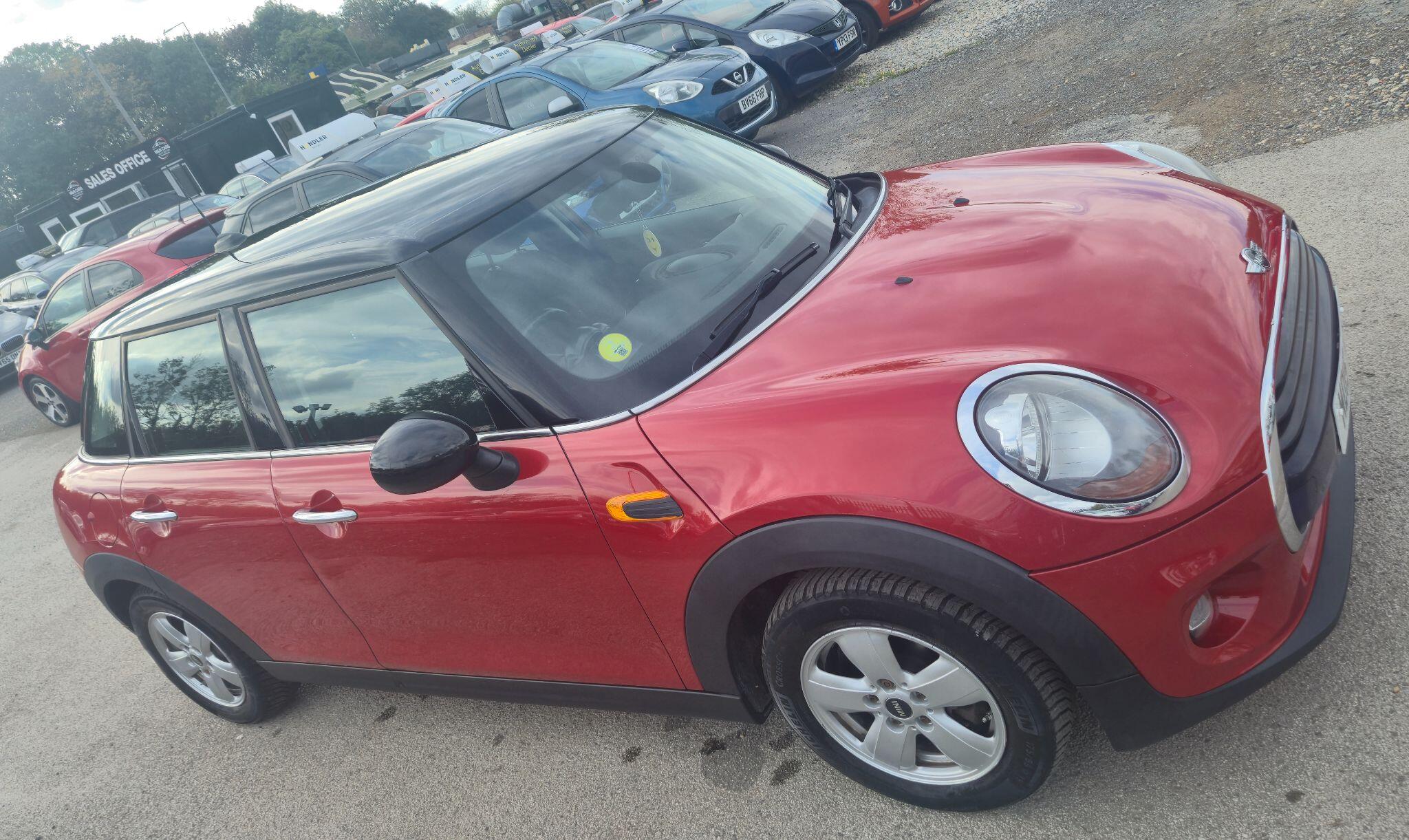 Mini Hatch view 6