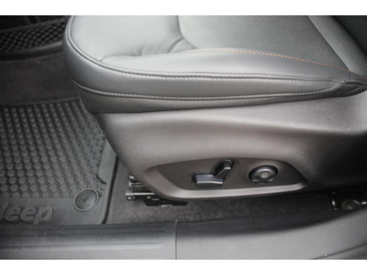 Jeep Compass view 18