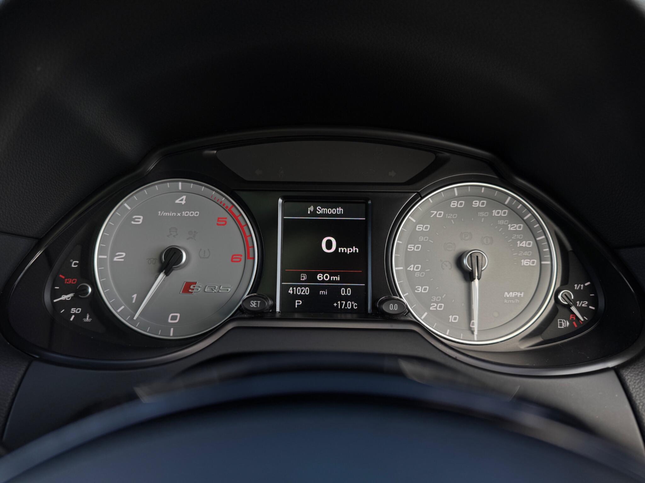Audi SQ5 view 23