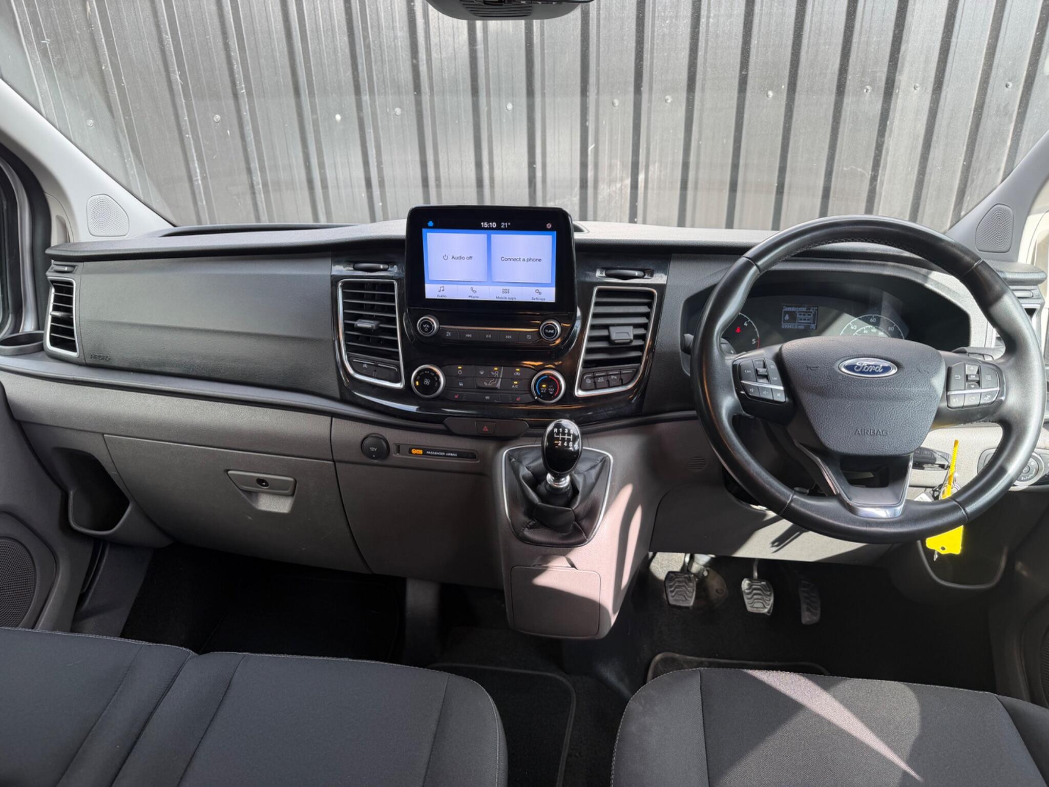 Ford Transit Custom view 23