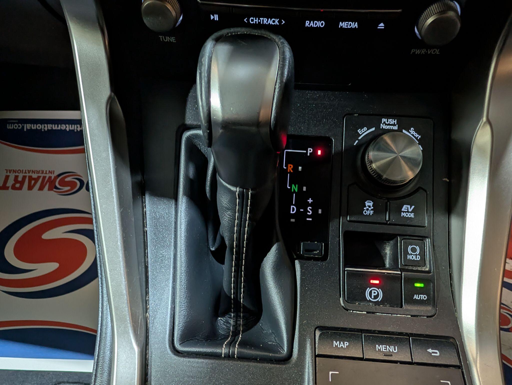 Lexus NX view 25