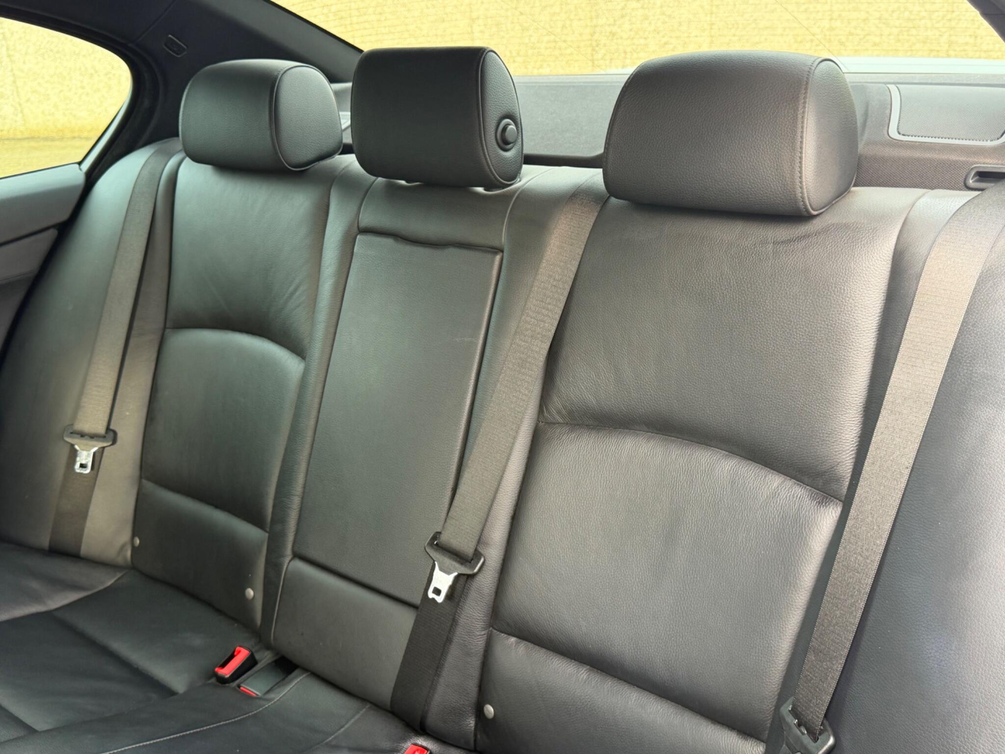 BMW 5 Series view 20